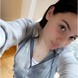 Meet your Posher, Ella